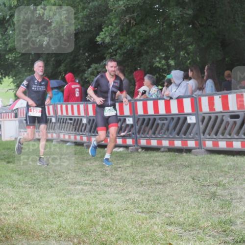 21.06.2025 - 27. Vierlanden-Triathlon KatJ http://msf.ph/oto/8028442 15.06.2025 13:32:36 Ziel 74, 157, 644, 657, 1057 meine-sportfotos.de