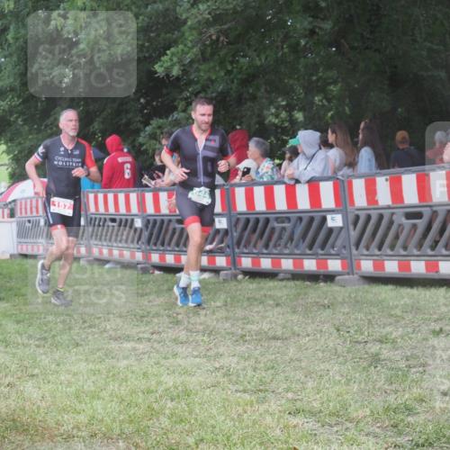 21.06.2025 - 27. Vierlanden-Triathlon KatJ http://msf.ph/oto/8028448 15.06.2025 13:32:36 Ziel 74, 157, 644, 657, 1057 meine-sportfotos.de