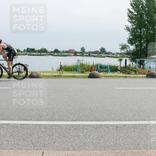 15.06.2025 - 27. Vierlanden-Triathlon H.Heesch http://msf.ph/oto/8028453 15.06.2025 11:24:16 Radfahren 804 meine-sportfotos.de