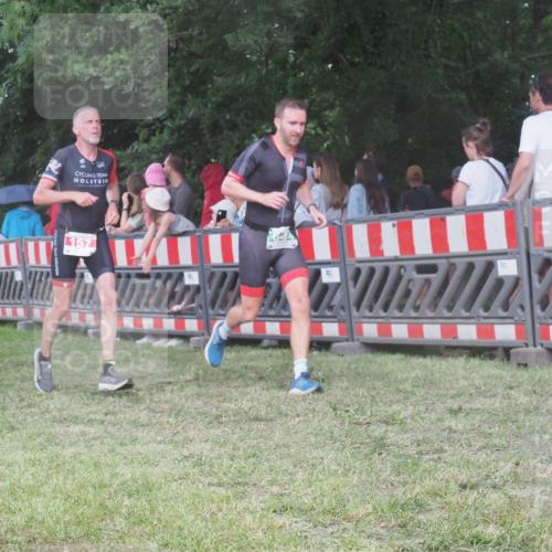 21.06.2025 - 27. Vierlanden-Triathlon KatJ http://msf.ph/oto/8028476 15.06.2025 13:32:36 Ziel 74, 157, 644, 657, 1057 meine-sportfotos.de