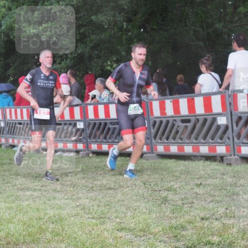 21.06.2025 - 27. Vierlanden-Triathlon KatJ http://msf.ph/oto/8028484 15.06.2025 13:32:36 Ziel 74, 157, 644, 657, 1057 meine-sportfotos.de