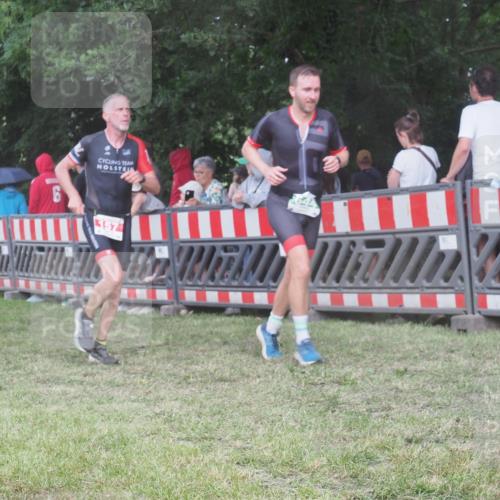 21.06.2025 - 27. Vierlanden-Triathlon KatJ http://msf.ph/oto/8028490 15.06.2025 13:32:37 Ziel 74, 157, 644, 657, 1057 meine-sportfotos.de