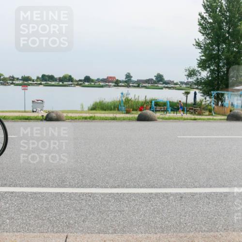15.06.2025 - 27. Vierlanden-Triathlon H.Heesch http://msf.ph/oto/8028513 15.06.2025 11:24:31 Radfahren 161, 213 meine-sportfotos.de