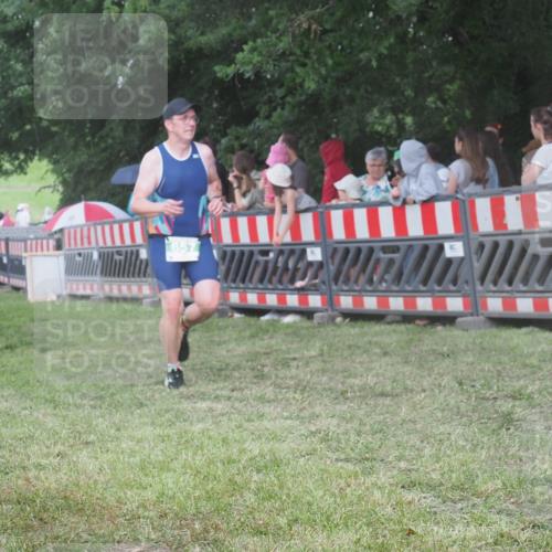 21.06.2025 - 27. Vierlanden-Triathlon KatJ http://msf.ph/oto/8028516 15.06.2025 13:32:38 Ziel 74, 157, 644, 657, 1057 meine-sportfotos.de