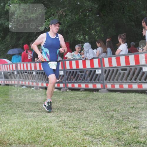 21.06.2025 - 27. Vierlanden-Triathlon KatJ http://msf.ph/oto/8028530 15.06.2025 13:32:39 Ziel 74, 157, 644, 657, 1057 meine-sportfotos.de