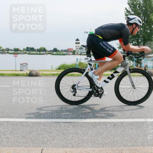 15.06.2025 - 27. Vierlanden-Triathlon H.Heesch http://msf.ph/oto/8028547 15.06.2025 11:25:02 Radfahren 81, 693, 970 meine-sportfotos.de