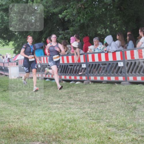 21.06.2025 - 27. Vierlanden-Triathlon KatJ http://msf.ph/oto/8028555 15.06.2025 13:32:41 Ziel 74, 238, 657, 1057 meine-sportfotos.de