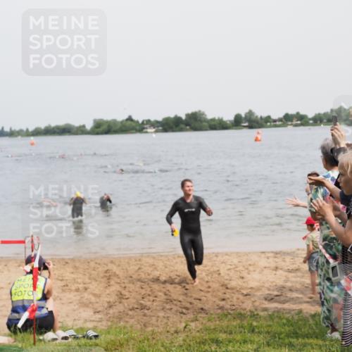 21.06.2025 - 27. Vierlanden-Triathlon MichiJ http://msf.ph/oto/8028561 15.06.2026 10:58:46 Schwimmen 636, 667, 684, 743, 747 meine-sportfotos.de