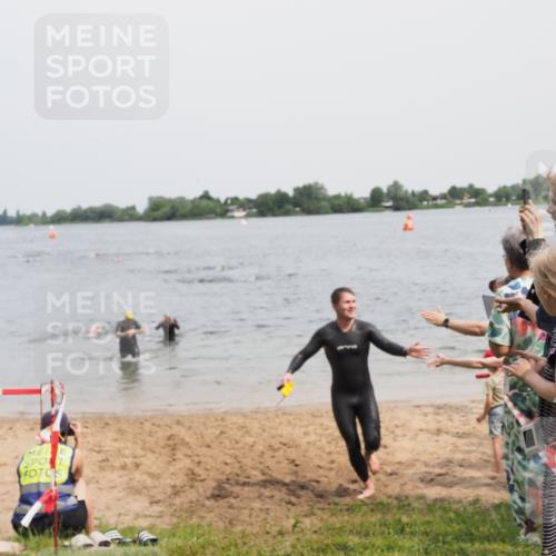 21.06.2025 - 27. Vierlanden-Triathlon MichiJ http://msf.ph/oto/8028588 15.06.2026 10:58:47 Schwimmen 667, 684, 743, 747, 760 meine-sportfotos.de