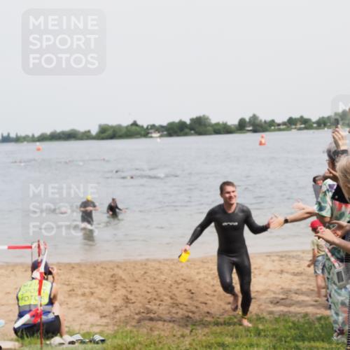 21.06.2025 - 27. Vierlanden-Triathlon MichiJ http://msf.ph/oto/8028602 15.06.2026 10:58:47 Schwimmen 667, 684, 743, 747, 760 meine-sportfotos.de