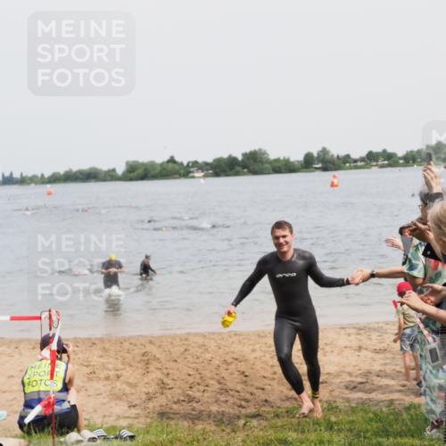 21.06.2025 - 27. Vierlanden-Triathlon MichiJ http://msf.ph/oto/8028605 15.06.2026 10:58:47 Schwimmen 667, 684, 743, 747, 760 meine-sportfotos.de