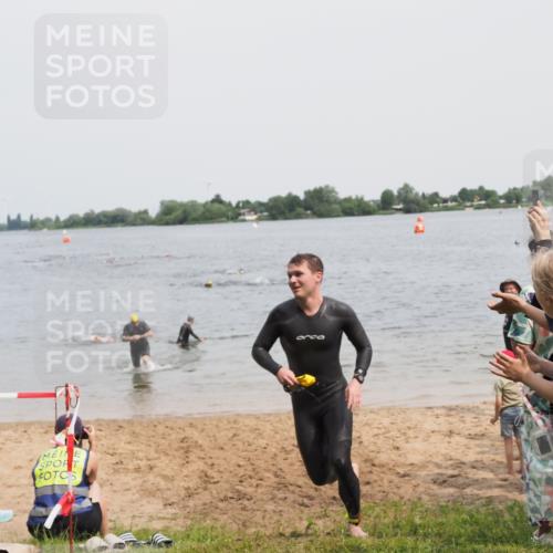 21.06.2025 - 27. Vierlanden-Triathlon MichiJ http://msf.ph/oto/8028619 15.06.2026 10:58:48 Schwimmen 667, 684, 743, 760 meine-sportfotos.de