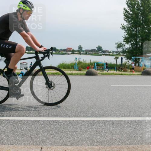 15.06.2025 - 27. Vierlanden-Triathlon H.Heesch http://msf.ph/oto/8028623 15.06.2025 11:25:07 Radfahren 22, 29, 81, 970 meine-sportfotos.de