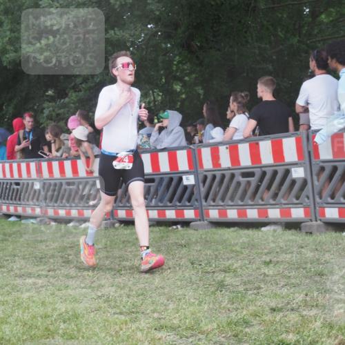 21.06.2025 - 27. Vierlanden-Triathlon KatJ http://msf.ph/oto/8028640 15.06.2025 13:32:46 Ziel 74, 238 meine-sportfotos.de