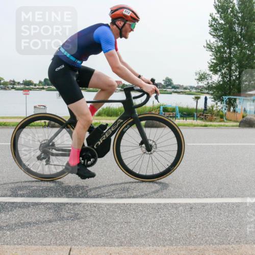 15.06.2025 - 27. Vierlanden-Triathlon H.Heesch http://msf.ph/oto/8028689 15.06.2025 10:28:58 Radfahren 104, 313 meine-sportfotos.de