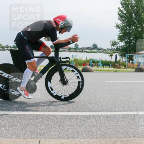 15.06.2025 - 27. Vierlanden-Triathlon H.Heesch http://msf.ph/oto/8028711 15.06.2025 11:25:15 Radfahren 29, 726, 927, 944 meine-sportfotos.de