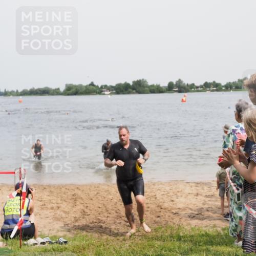 21.06.2025 - 27. Vierlanden-Triathlon MichiJ http://msf.ph/oto/8028736 15.06.2026 10:58:55 Schwimmen 709, 743, 760 meine-sportfotos.de