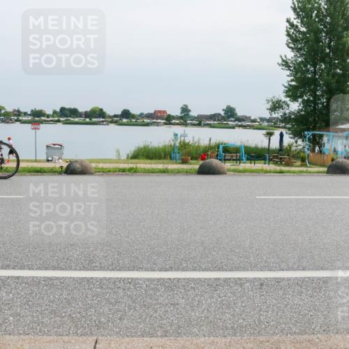 15.06.2025 - 27. Vierlanden-Triathlon H.Heesch http://msf.ph/oto/8028737 15.06.2025 11:25:16 Radfahren 726, 927, 944 meine-sportfotos.de