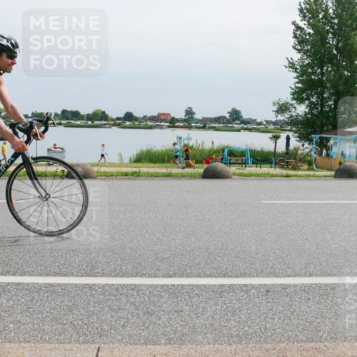 15.06.2025 - 27. Vierlanden-Triathlon H.Heesch http://msf.ph/oto/8028743 15.06.2025 11:25:25 Radfahren 68, 97 meine-sportfotos.de