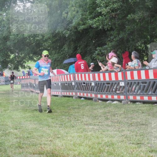 21.06.2025 - 27. Vierlanden-Triathlon KatJ http://msf.ph/oto/8028752 15.06.2025 13:33:22 Ziel 791 meine-sportfotos.de