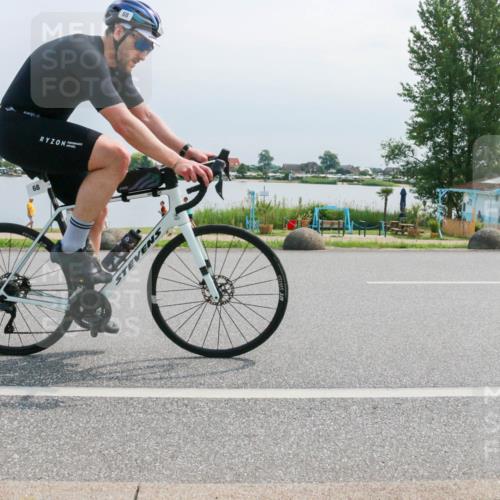 15.06.2025 - 27. Vierlanden-Triathlon H.Heesch http://msf.ph/oto/8028757 15.06.2025 11:25:26 Radfahren 68, 97, 792 meine-sportfotos.de
