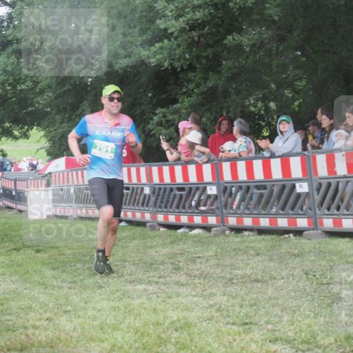 21.06.2025 - 27. Vierlanden-Triathlon KatJ http://msf.ph/oto/8028777 15.06.2025 13:33:23 Ziel 791 meine-sportfotos.de