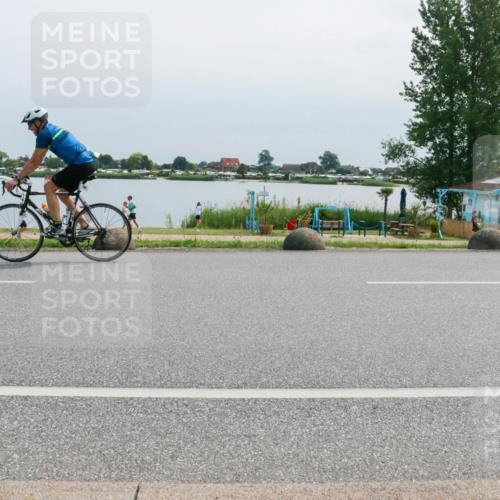 15.06.2025 - 27. Vierlanden-Triathlon H.Heesch http://msf.ph/oto/8028785 15.06.2025 11:25:27 Radfahren 68, 97, 169, 792 meine-sportfotos.de