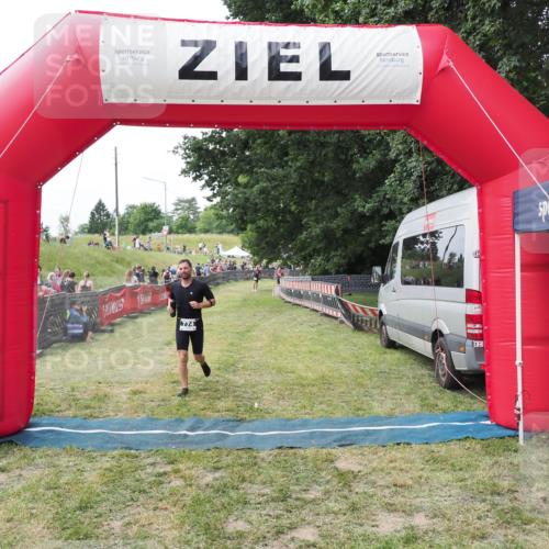 21.06.2025 - 27. Vierlanden-Triathlon MichiJ http://msf.ph/oto/8028820 15.06.2026 12:16:23 Ziel 774 meine-sportfotos.de