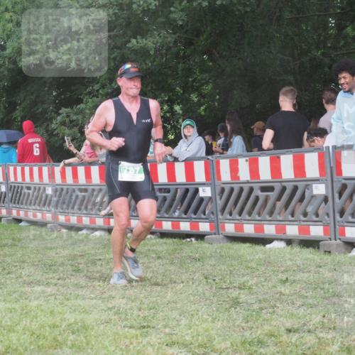 21.06.2025 - 27. Vierlanden-Triathlon KatJ http://msf.ph/oto/8028821 15.06.2025 13:33:32 Ziel 787, 1076 meine-sportfotos.de