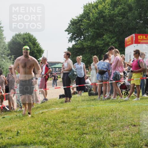 15.06.2025 - 27. Vierlanden-Triathlon KatJ http://msf.ph/oto/8028836 15.06.2025 11:04:04 Schwimmen 663, 729, 754, 773 meine-sportfotos.de