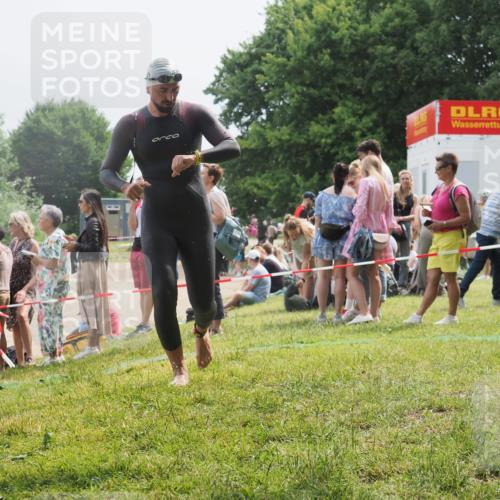 15.06.2025 - 27. Vierlanden-Triathlon KatJ http://msf.ph/oto/8028895 15.06.2025 11:04:07 Schwimmen 663, 729, 754 meine-sportfotos.de