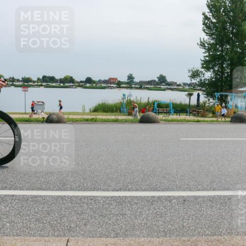 15.06.2025 - 27. Vierlanden-Triathlon H.Heesch http://msf.ph/oto/8028900 15.06.2025 11:26:11 Radfahren 652, 682, 798, 800, 919 meine-sportfotos.de