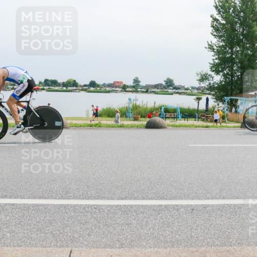 15.06.2025 - 27. Vierlanden-Triathlon H.Heesch http://msf.ph/oto/8028910 15.06.2025 11:26:13 Radfahren 652, 682, 798, 800, 881 meine-sportfotos.de