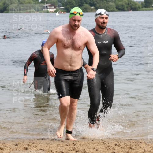 15.06.2025 - 27. Vierlanden-Triathlon Lena Gebhardt http://msf.ph/oto/8028925 15.06.2025 11:03:58 Schwimmen 663, 729, 754, 773 meine-sportfotos.de