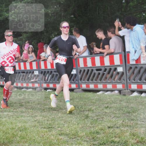 21.06.2025 - 27. Vierlanden-Triathlon KatJ http://msf.ph/oto/8028963 15.06.2025 13:33:45 Ziel 148, 210 meine-sportfotos.de