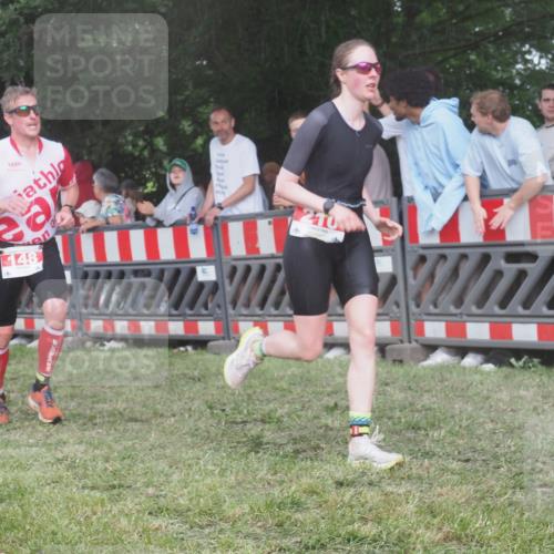 21.06.2025 - 27. Vierlanden-Triathlon KatJ http://msf.ph/oto/8028979 15.06.2025 13:33:45 Ziel 148, 210 meine-sportfotos.de