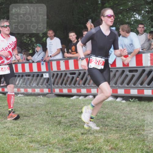 21.06.2025 - 27. Vierlanden-Triathlon KatJ http://msf.ph/oto/8028986 15.06.2025 13:33:45 Ziel 148, 210 meine-sportfotos.de