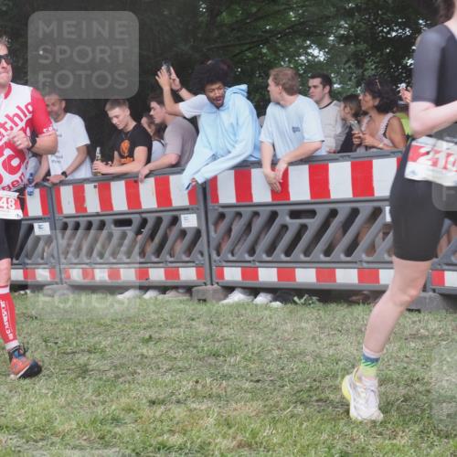 21.06.2025 - 27. Vierlanden-Triathlon KatJ http://msf.ph/oto/8029008 15.06.2025 13:33:46 Ziel 148, 210 meine-sportfotos.de