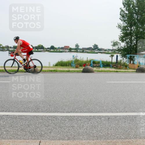 15.06.2025 - 27. Vierlanden-Triathlon H.Heesch http://msf.ph/oto/8029018 15.06.2025 10:29:21 Radfahren 16, 64, 122 meine-sportfotos.de