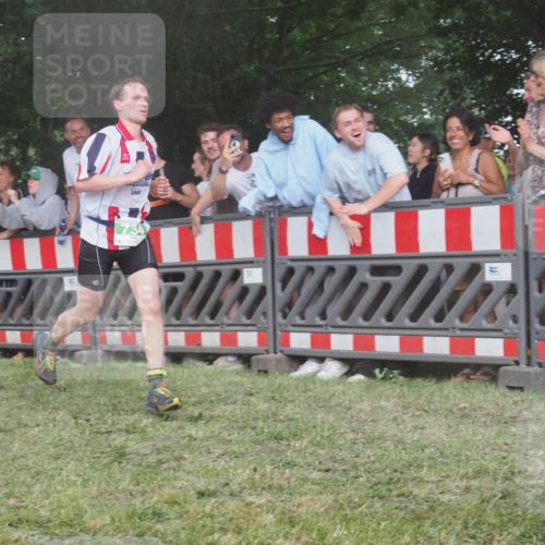 21.06.2025 - 27. Vierlanden-Triathlon KatJ http://msf.ph/oto/8029071 15.06.2025 13:34:01 Ziel 47, 734, 857, 912 meine-sportfotos.de