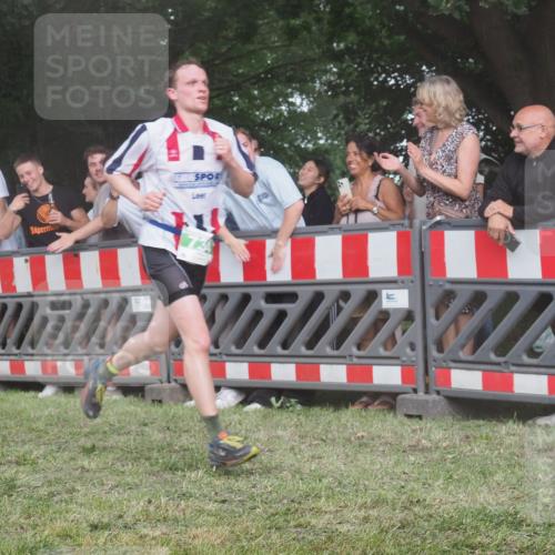21.06.2025 - 27. Vierlanden-Triathlon KatJ http://msf.ph/oto/8029083 15.06.2025 13:34:02 Ziel 47, 734, 857, 912 meine-sportfotos.de