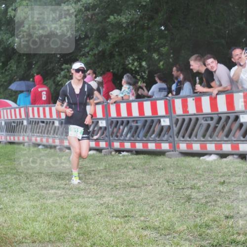 21.06.2025 - 27. Vierlanden-Triathlon KatJ http://msf.ph/oto/8029131 15.06.2025 13:34:10 Ziel 769, 912 meine-sportfotos.de