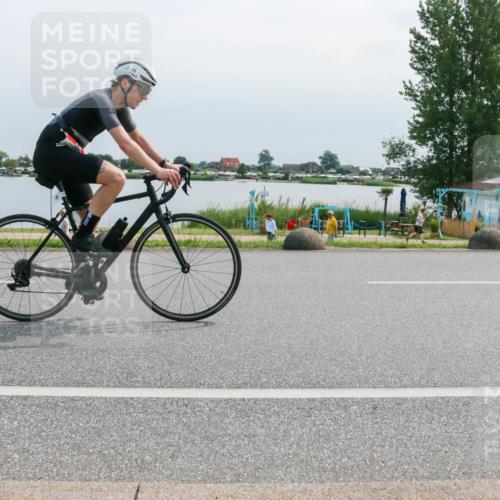 15.06.2025 - 27. Vierlanden-Triathlon H.Heesch http://msf.ph/oto/8029155 15.06.2025 11:26:18 Radfahren 18, 798, 881, 911, 978 meine-sportfotos.de