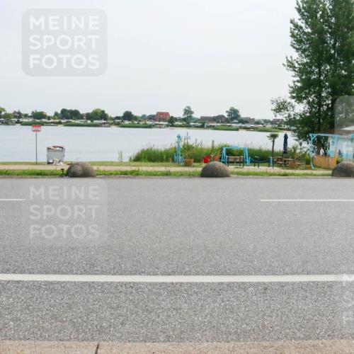 15.06.2025 - 27. Vierlanden-Triathlon H.Heesch http://msf.ph/oto/8029176 15.06.2025 10:29:43 Radfahren 21, 82, 262, 495, 558 meine-sportfotos.de