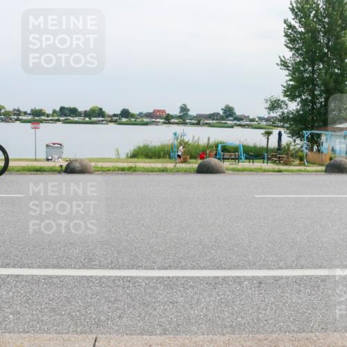 15.06.2025 - 27. Vierlanden-Triathlon H.Heesch http://msf.ph/oto/8029208 15.06.2025 11:26:31 Radfahren 151, 229 meine-sportfotos.de