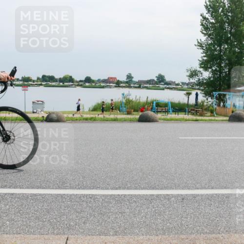 15.06.2025 - 27. Vierlanden-Triathlon H.Heesch http://msf.ph/oto/8029214 15.06.2025 11:26:36 Radfahren 151, 229 meine-sportfotos.de