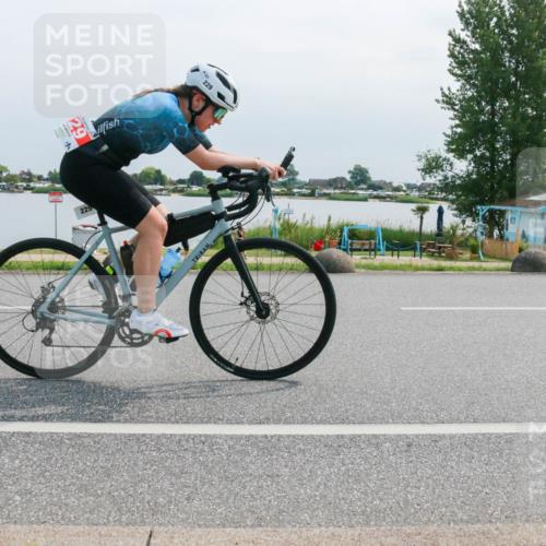 15.06.2025 - 27. Vierlanden-Triathlon H.Heesch http://msf.ph/oto/8029220 15.06.2025 11:26:36 Radfahren 151, 229 meine-sportfotos.de