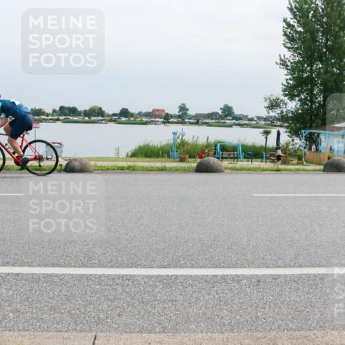 15.06.2025 - 27. Vierlanden-Triathlon H.Heesch http://msf.ph/oto/8029226 15.06.2025 11:27:00 Radfahren 964 meine-sportfotos.de