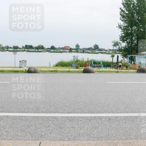 15.06.2025 - 27. Vierlanden-Triathlon H.Heesch http://msf.ph/oto/8029229 15.06.2025 11:27:00 Radfahren 964 meine-sportfotos.de