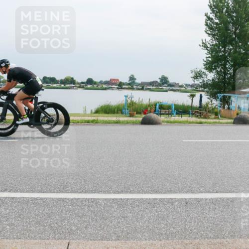 15.06.2025 - 27. Vierlanden-Triathlon H.Heesch http://msf.ph/oto/8029234 15.06.2025 11:27:02 Radfahren 908, 912, 964 meine-sportfotos.de